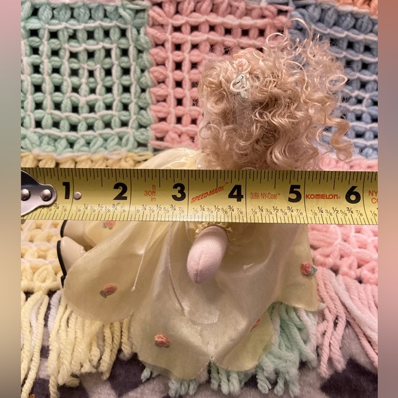 Green Tree Collectible Yellow Dress Lullaby Musical Girl Soft Doll - Picture 16 of 16